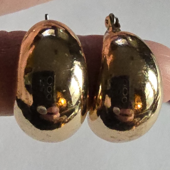 Hoop earrings gold tone wide crescent - Picture 2 of 9